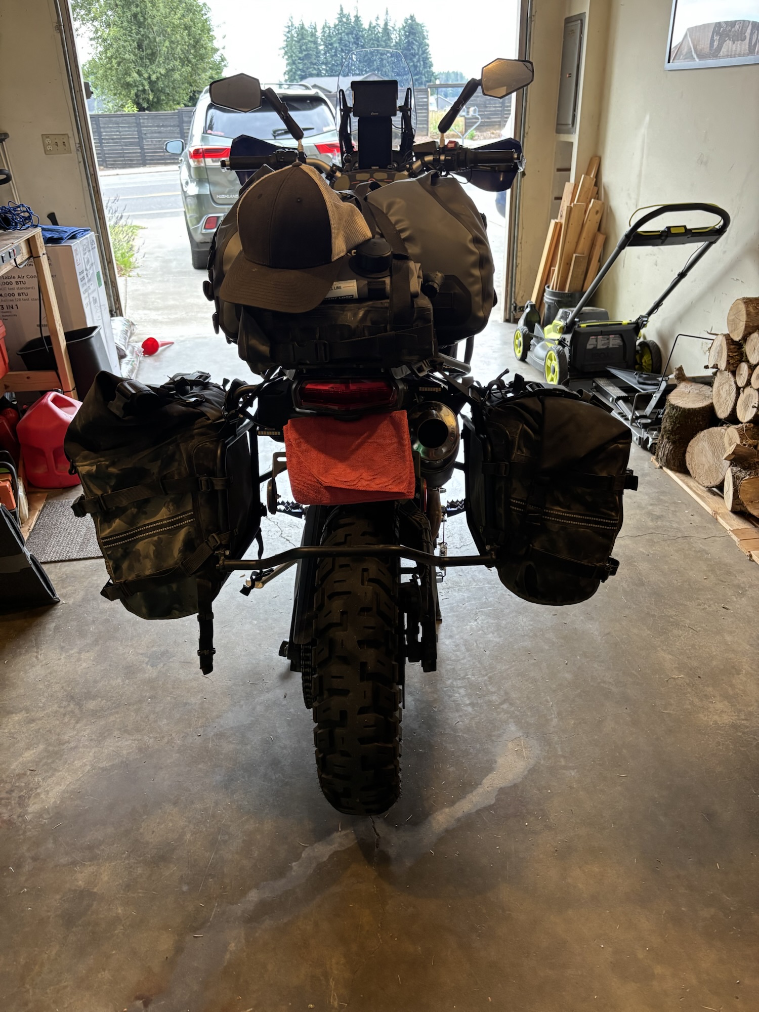 MOTO CAMPING – ARID TERRA